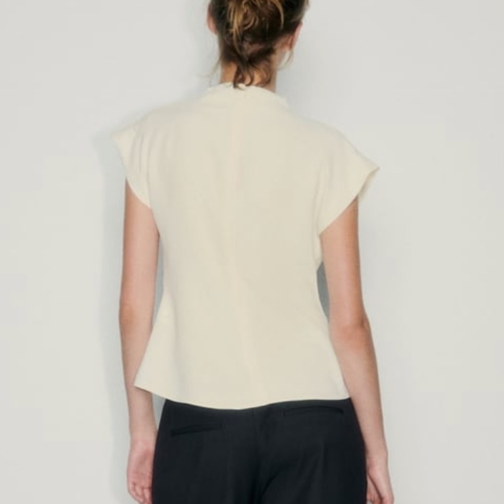 COPY - Ruched waist feminine crepe top in white NEW - Picture 4 of 5